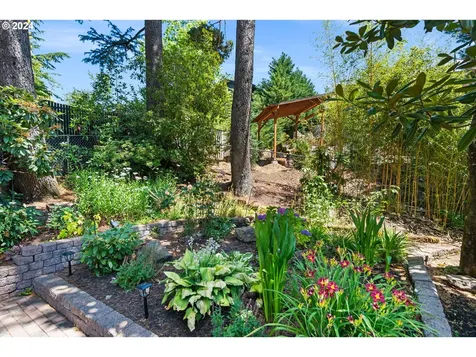 2550 SW Scenic Drive Portland OR 97225