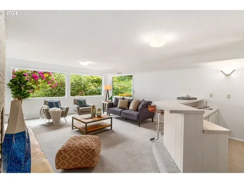 2550 SW Scenic Drive Portland OR 97225