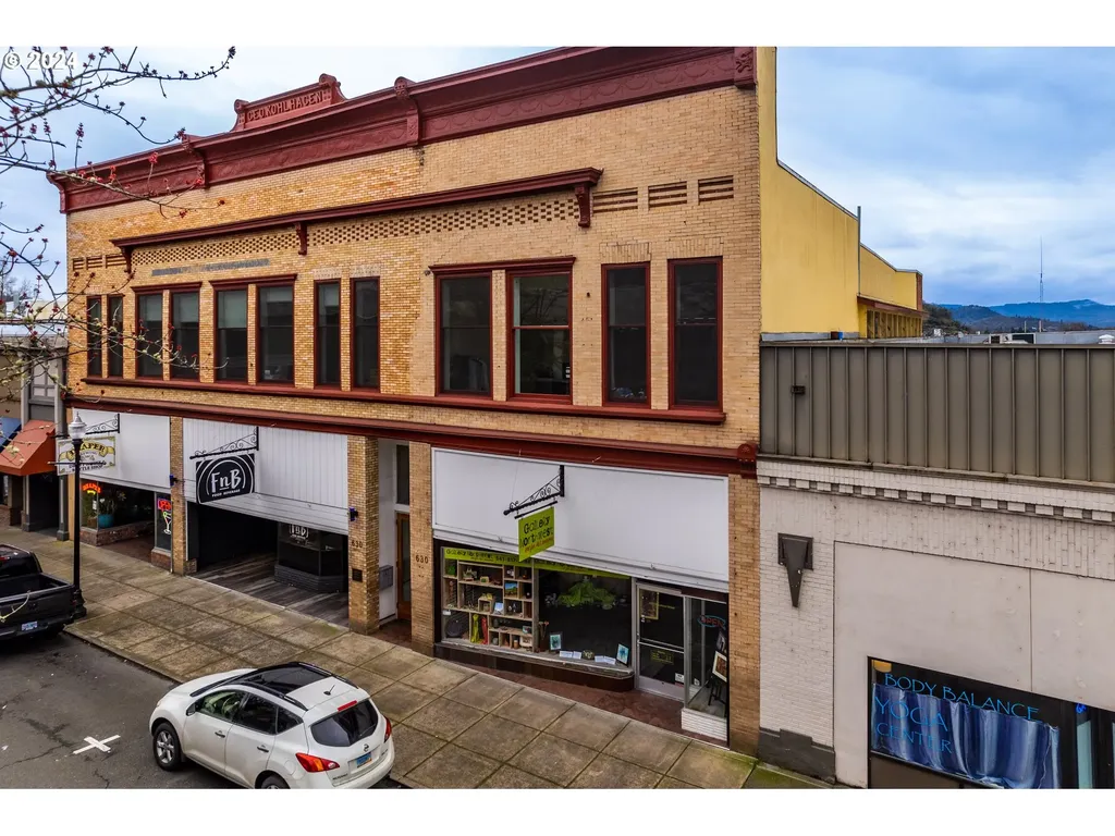 622 SE Jackson Street Roseburg OR 97470