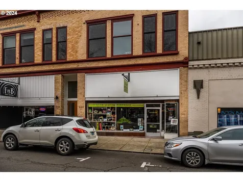 622 SE Jackson Street Roseburg OR 97470