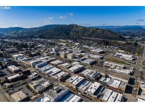 622 SE Jackson Street Roseburg OR 97470