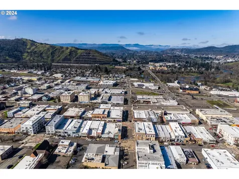 622 SE Jackson Street Roseburg OR 97470