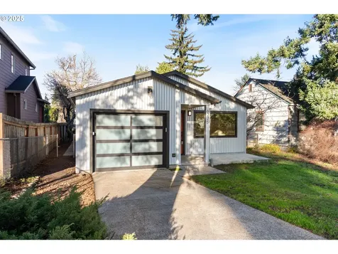6225 SE Ramona Street Portland OR 97206