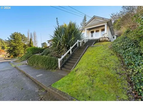 1229 Park Avenue Coos Bay OR 97420