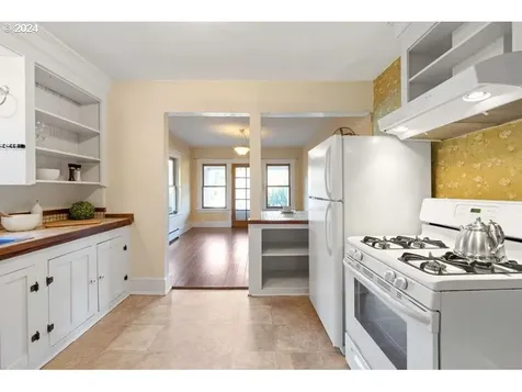 1229 Park Avenue Coos Bay OR 97420
