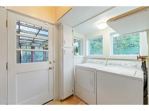 1229 Park Avenue Coos Bay OR 97420