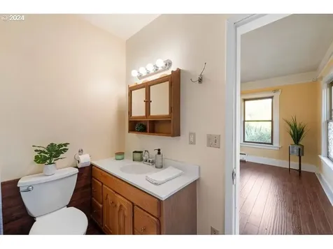 1229 Park Avenue Coos Bay OR 97420