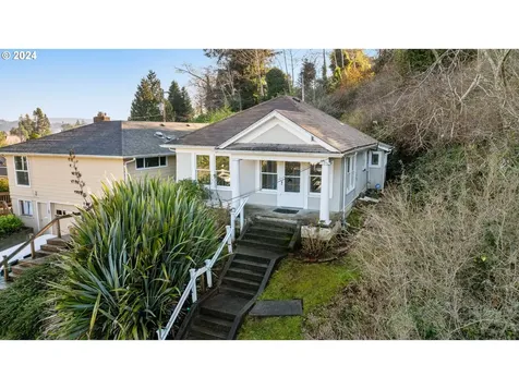 1229 Park Avenue Coos Bay OR 97420