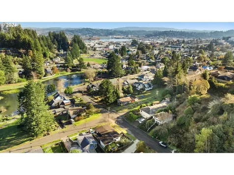 1229 Park Avenue Coos Bay OR 97420