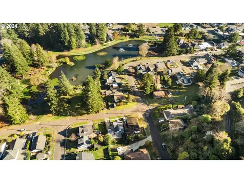 1229 Park Avenue Coos Bay OR 97420