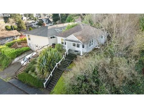 1229 Park Avenue Coos Bay OR 97420