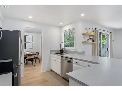 652 Se 35th Avenue Hillsboro OR 97123