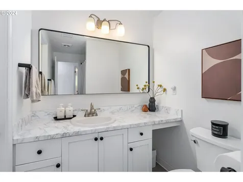 652 Se 35th Avenue Hillsboro OR 97123