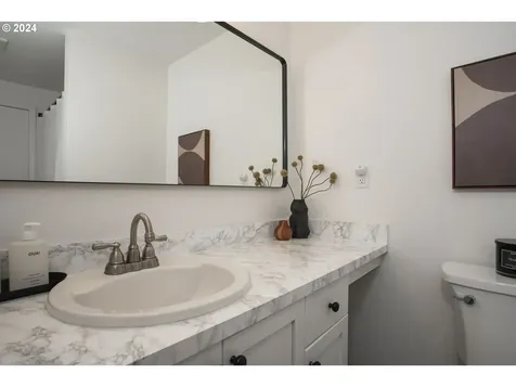 652 Se 35th Avenue Hillsboro OR 97123
