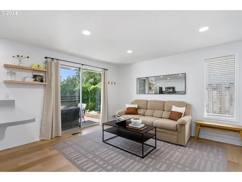 652 Se 35th Avenue Hillsboro OR 97123