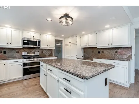 2940 Ne Beech Drive Gresham OR 97030