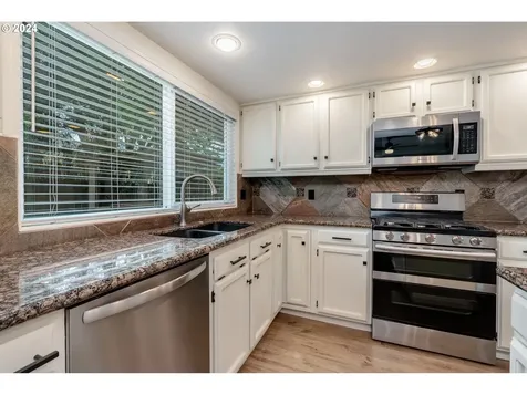 2940 Ne Beech Drive Gresham OR 97030
