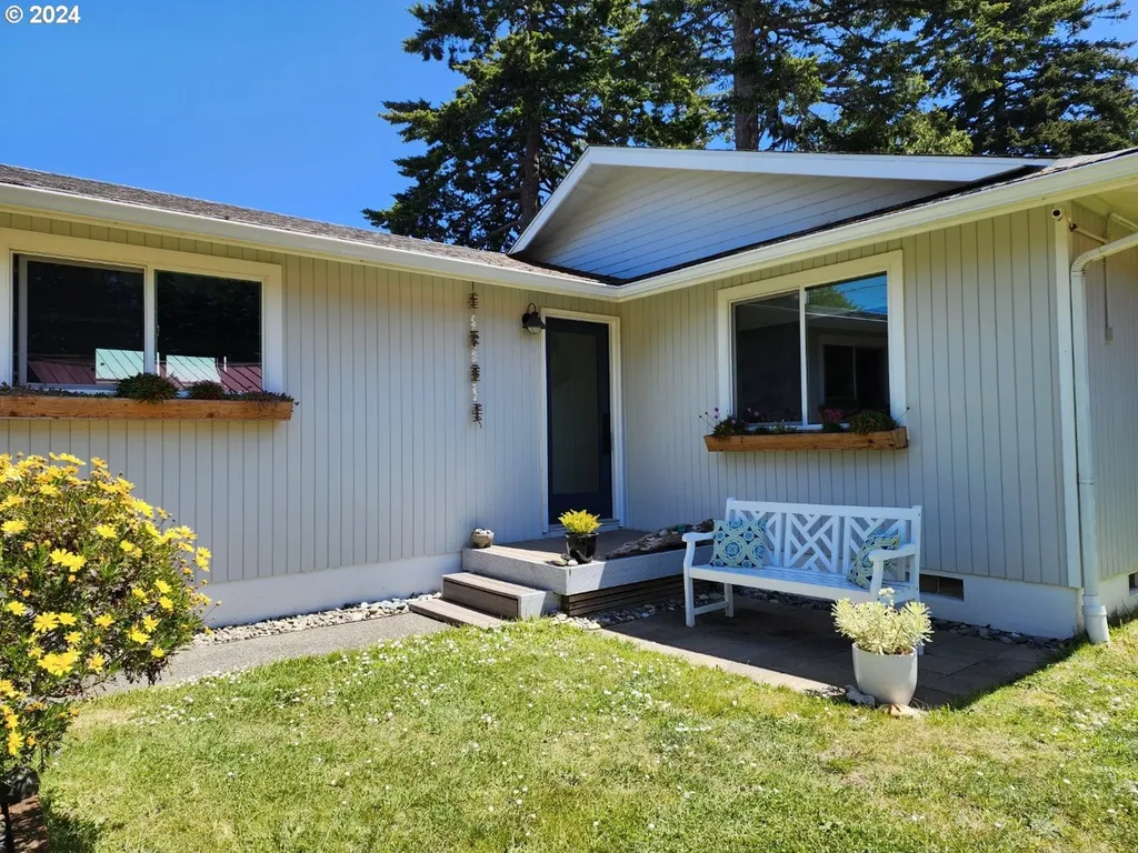 1059 13th Street Port Orford OR 97465