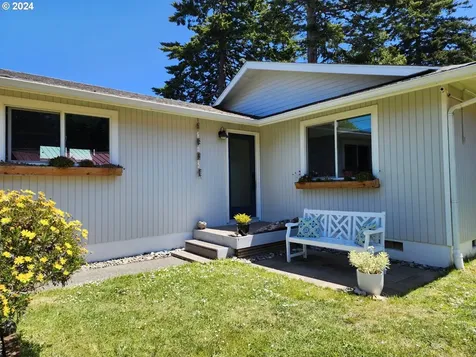 1059 13th Street Port Orford OR 97465