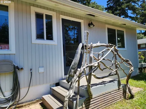 1059 13th Street Port Orford OR 97465