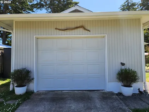 1059 13th Street Port Orford OR 97465