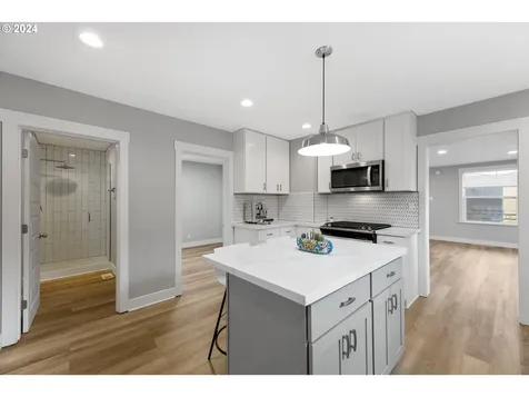 6119 SE Cora Street Portland OR 97206
