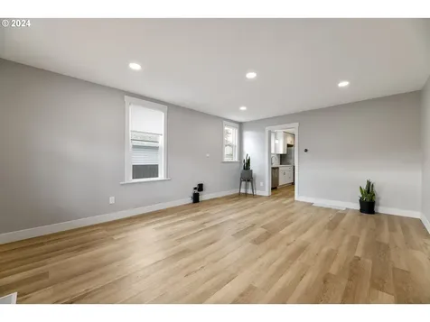6119 SE Cora Street Portland OR 97206