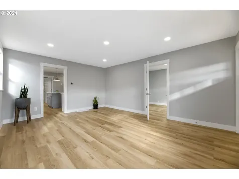 6119 SE Cora Street Portland OR 97206