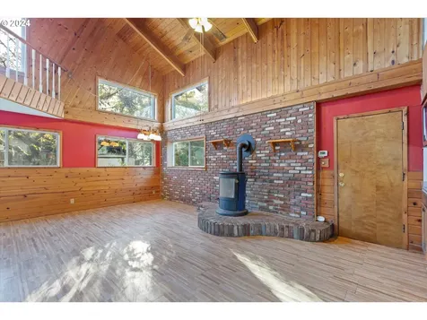 5228 NE Simpson Street Portland OR 97218