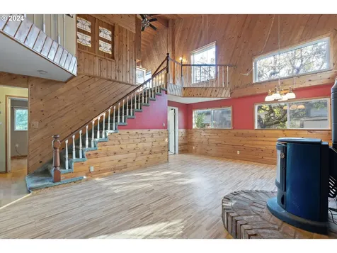 5228 NE Simpson Street Portland OR 97218
