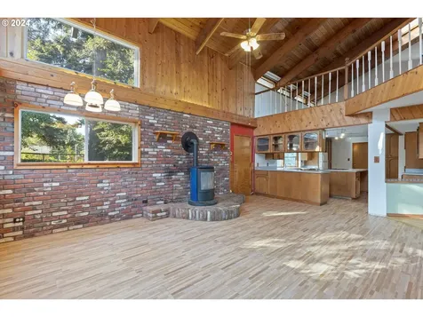 5228 NE Simpson Street Portland OR 97218