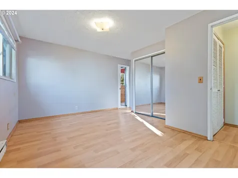 5228 NE Simpson Street Portland OR 97218