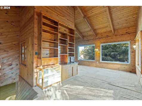 5228 NE Simpson Street Portland OR 97218