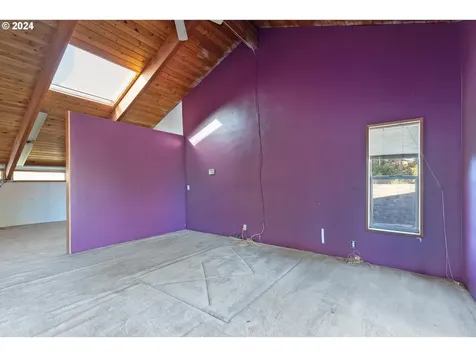 5228 NE Simpson Street Portland OR 97218