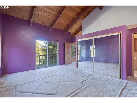 5228 NE Simpson Street Portland OR 97218