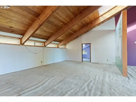5228 NE Simpson Street Portland OR 97218