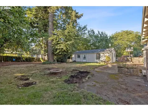 5228 NE Simpson Street Portland OR 97218