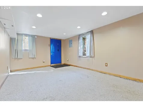 5228 NE Simpson Street Portland OR 97218