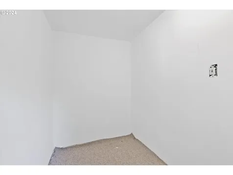 5228 NE Simpson Street Portland OR 97218