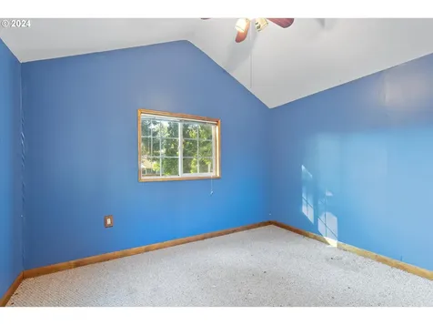 5228 NE Simpson Street Portland OR 97218