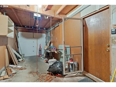 5228 NE Simpson Street Portland OR 97218