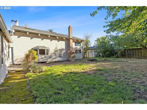 5228 NE Simpson Street Portland OR 97218
