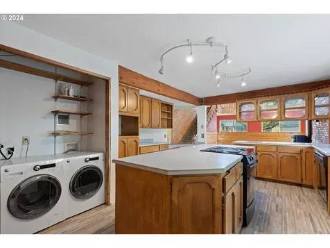 5228 NE Simpson Street Portland OR 97218