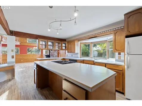 5228 NE Simpson Street Portland OR 97218