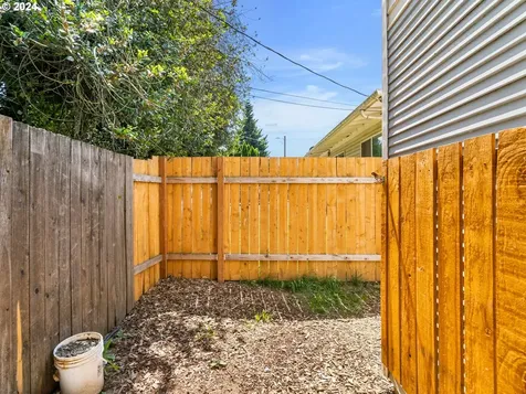 10033 N Lombard Street Portland OR 97203