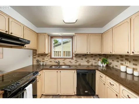 1075 Nw 180th Avenue Beaverton OR 97006