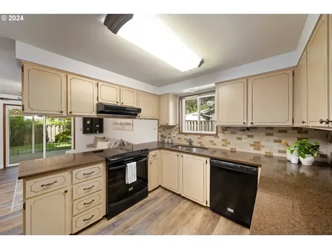 1075 Nw 180th Avenue Beaverton OR 97006