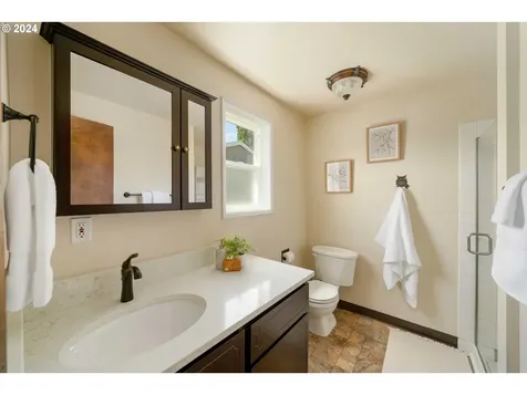 1075 Nw 180th Avenue Beaverton OR 97006