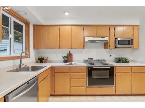 179 NE 36th Avenue Hillsboro OR 97124