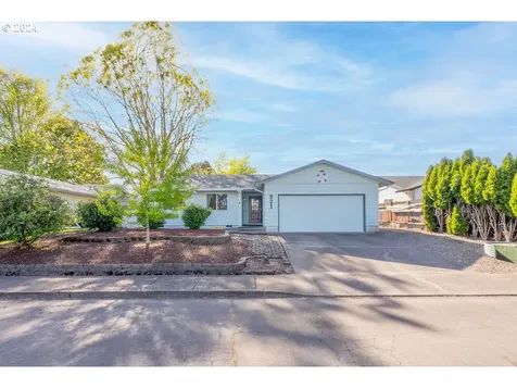 921 Blackbird Court Ne Salem OR 97301